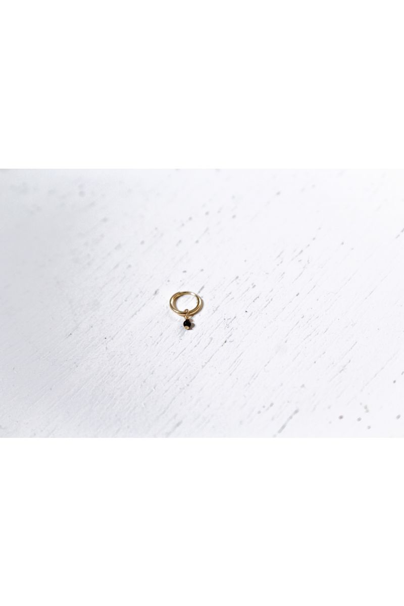 onyx hoop earring - gold -