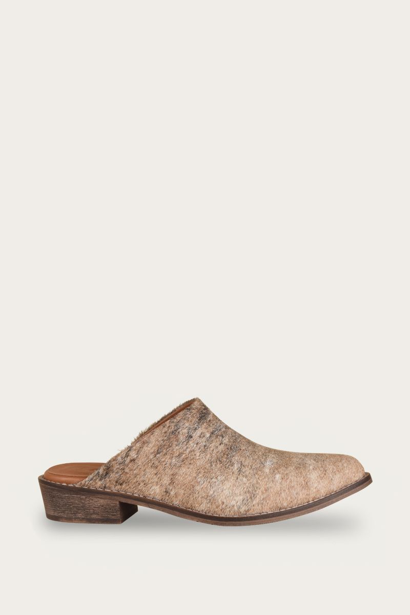 Mules with low heel cowhide