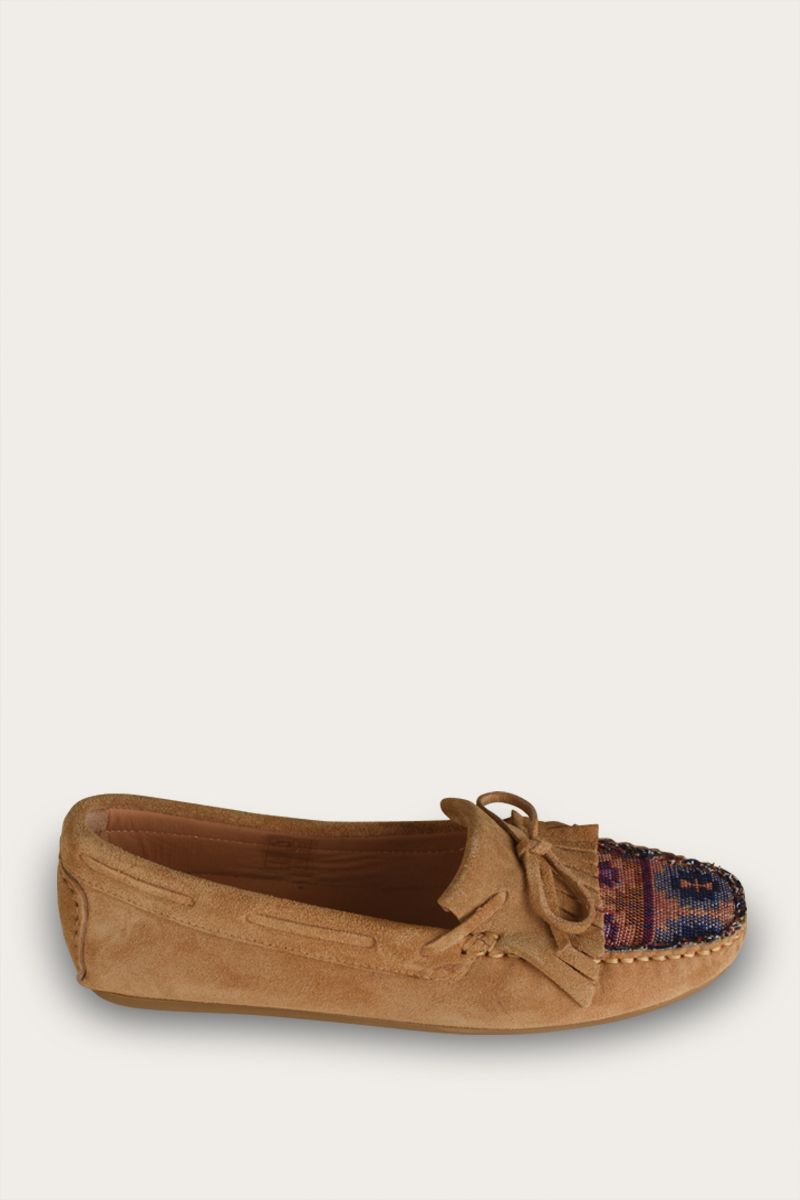 EMBROIDERED MOCCASIN AZTEC