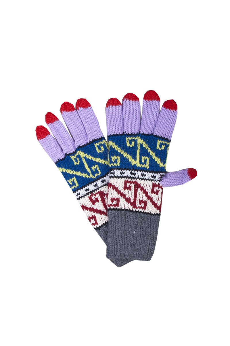 Knitted gloves