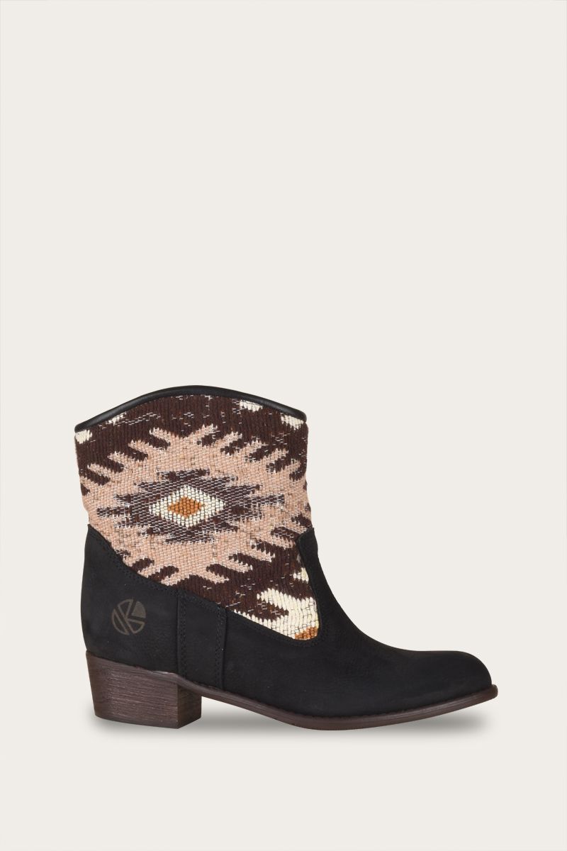 Inez Ankle boots 