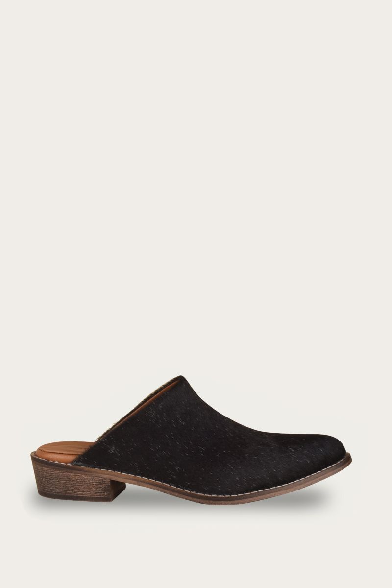 Mules with low heel cowhide