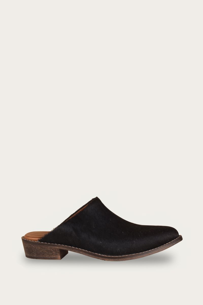 Mules with low heel cowhide
