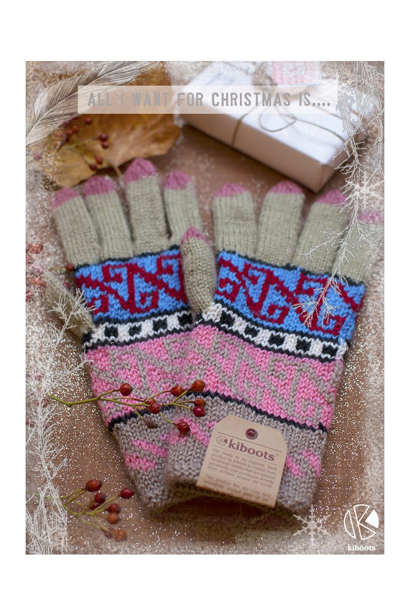 Knitted gloves