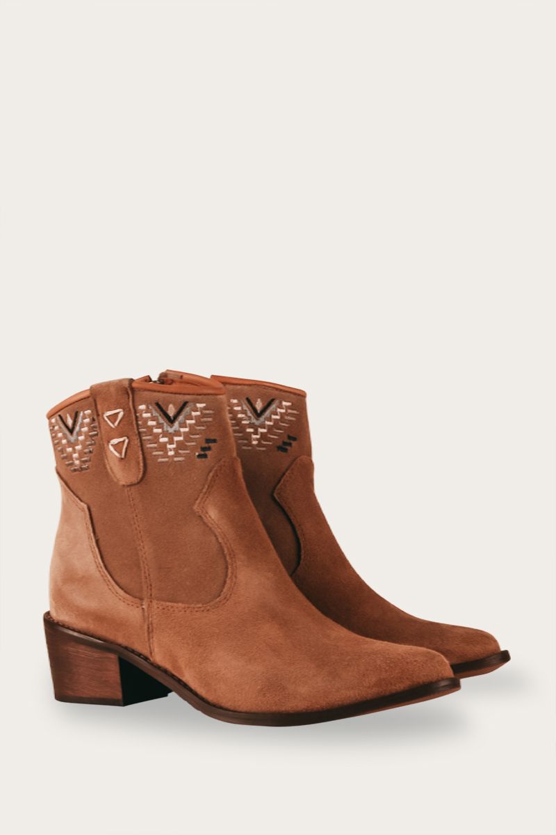 The most stylish suede boho ankle boots. Say hello to Andorra